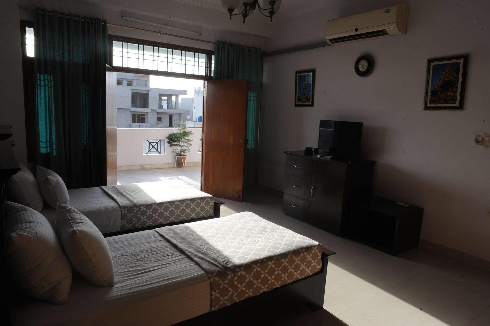 Raj Regency Hotel Jaipur Exterior photo